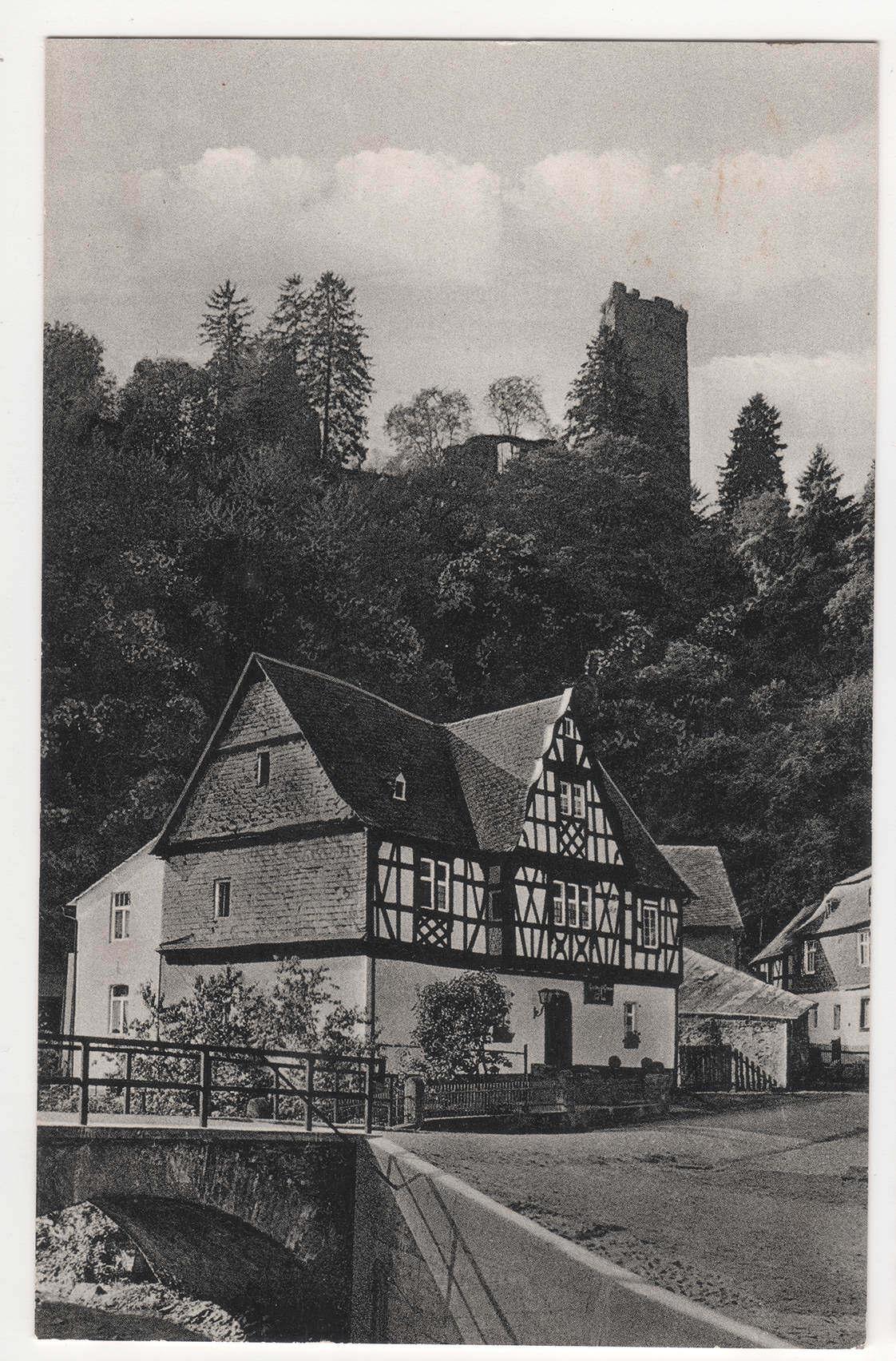 Gasthaus mit Burg 1963