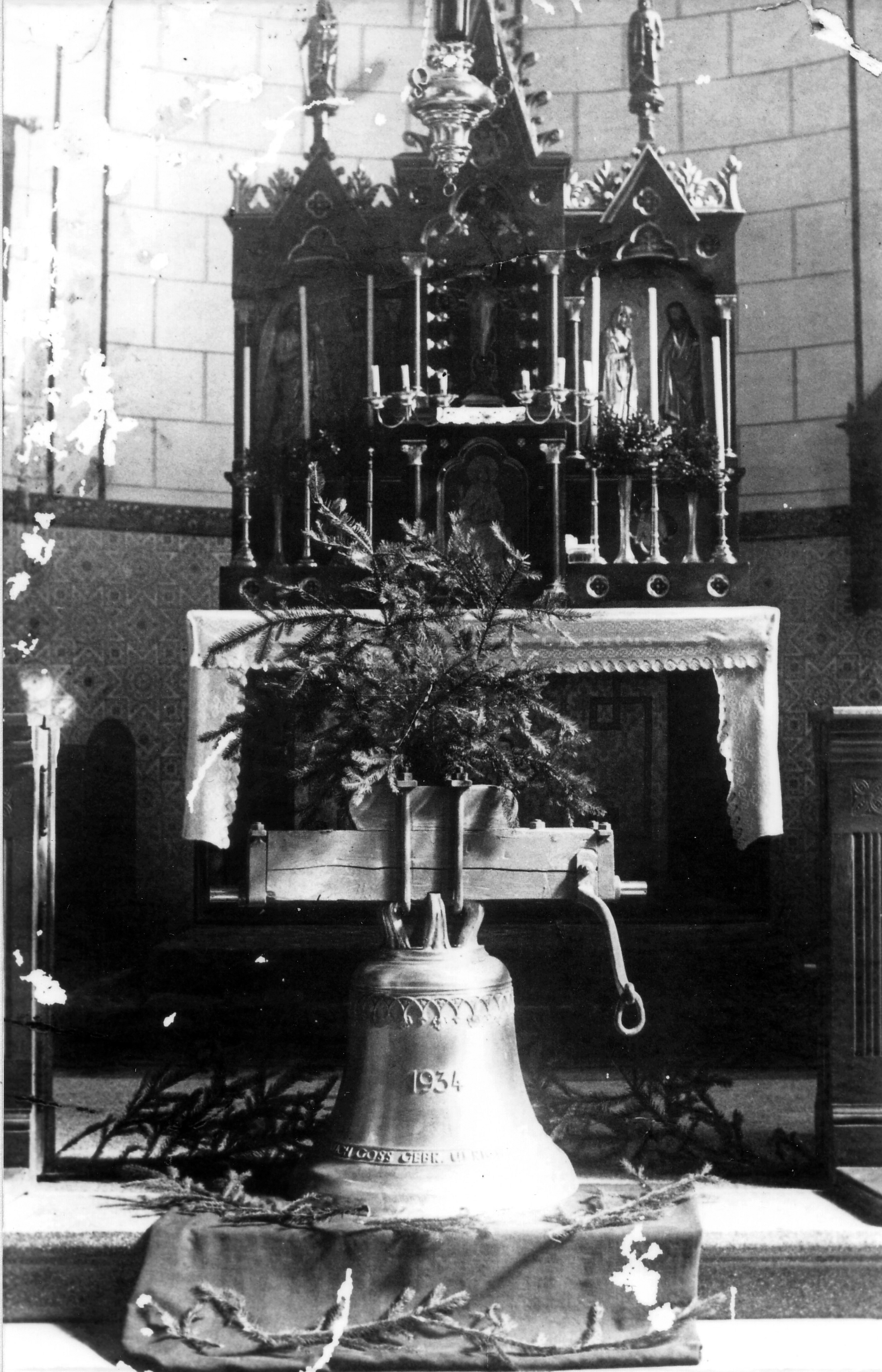 Altar und Glocke